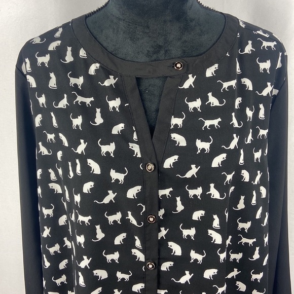 BonWorth Long Sleeve Button Down Cat Print Blouse with V Cutout - Picture 3 of 7
